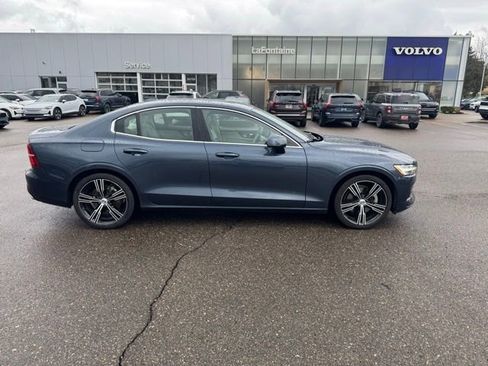 Used 2021 Volvo S60 T5 Inscription image 3