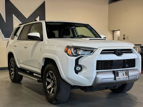 Used 2021 Toyota 4Runner TRD Off-Road AWD/4WD image 2
