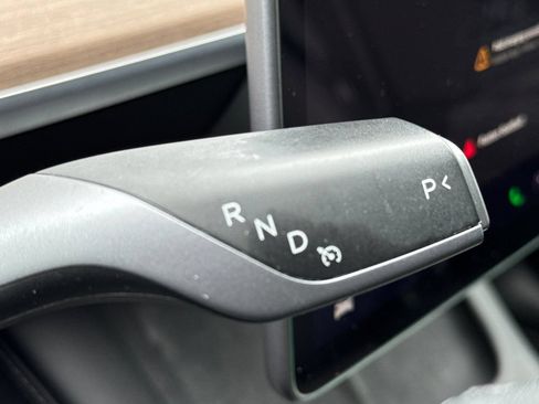 Used 2023 Tesla Model Y Long Range AWD/4WD image 24