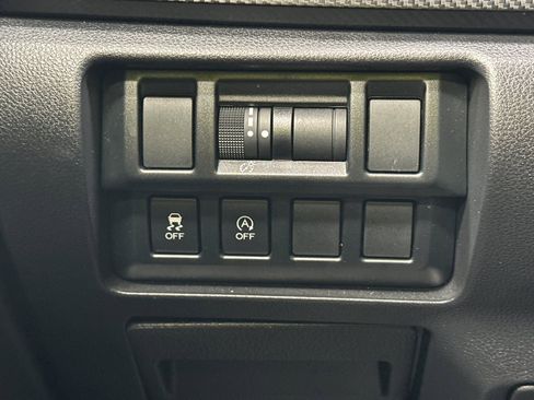 Used 2023 Subaru Crosstrek 2.0i image 32