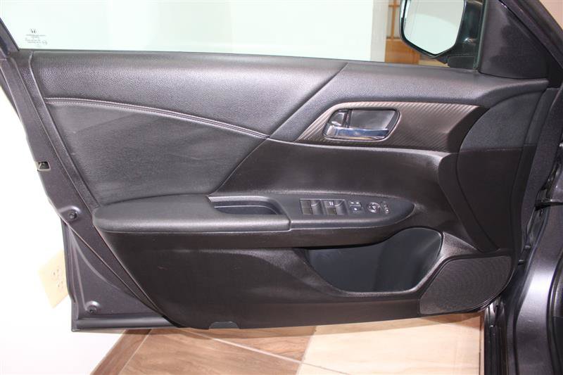 Used 2016 Honda Accord Sport image 27