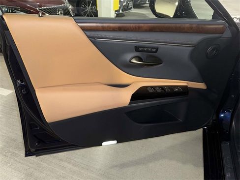 New 2025 Lexus ES 350 w/ Premium Package image 14