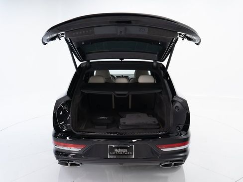 New 2025 Bentley Bentayga V8 image 45