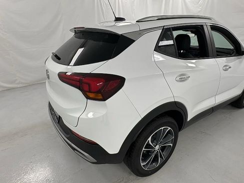 Used 2023 Buick Encore GX Select image 3