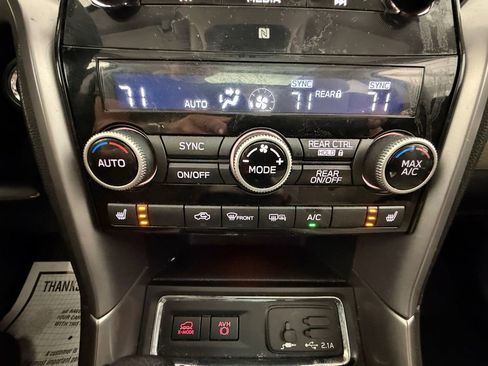 Used 2019 Subaru Ascent Premium AWD/4WD image 8