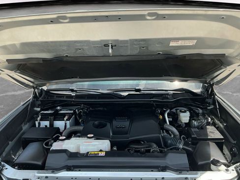 Used 2022 Toyota Tundra SR5 AWD/4WD image 18