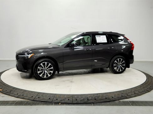 Used 2024 Volvo XC60 B5 Plus w/ Protection Package Premier image 4
