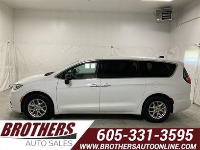Used 2024 Chrysler Pacifica Touring-L