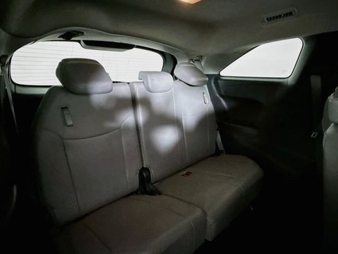 Certified 2025 Toyota Sienna XLE FWD image 40