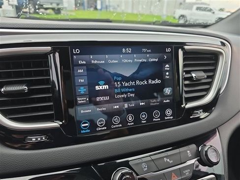 Used 2020 Chrysler Pacifica Touring-L Plus w/ S Appearance Package image 12