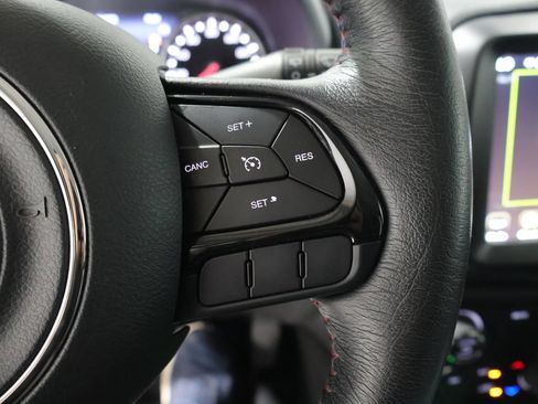 Used 2022 Jeep Renegade Trailhawk AWD/4WD image 36