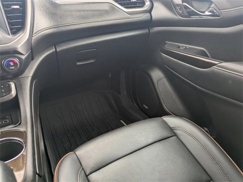 Used 2022 GMC Acadia AT4 w/ Technology Package image 20
