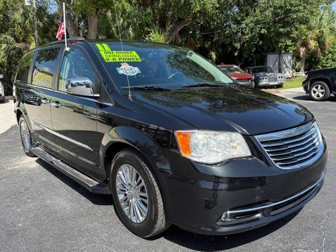 Used 2011 Chrysler Town & Country Limited FWD image 1