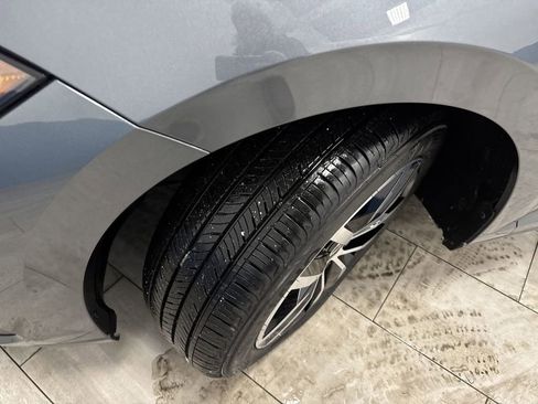 Used 2025 Volkswagen Jetta SE w/ Sunroof Package image 34