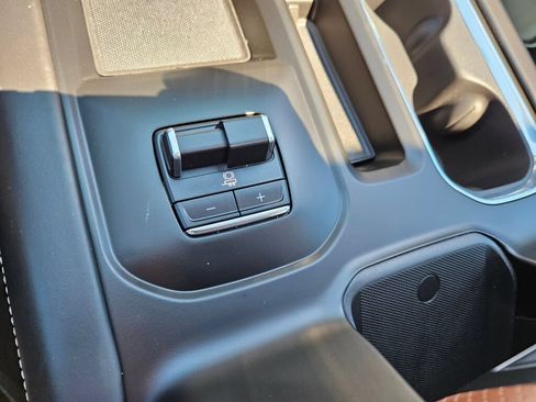 Used 2024 GMC Sierra 2500 Denali Ultimate w/ Max Trailering Package AWD/4WD image 33
