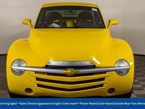 Used 2004 Chevrolet SSR w/ Preferred Equipment Group RWD image 12