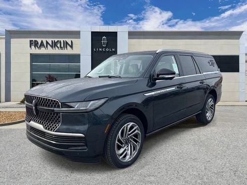 New 2026 Lincoln Navigator L Reserve AWD/4WD image 3