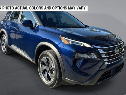 Used 2024 Nissan Rogue SV image 1