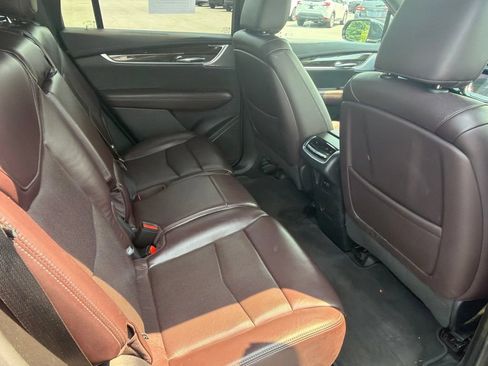 Used 2020 Cadillac XT6 Premium Luxury AWD/4WD image 13