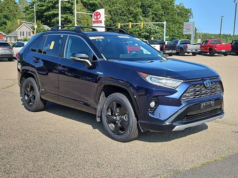 Used 2021 Toyota RAV4 XSE AWD/4WD image 2