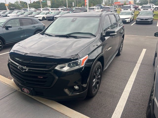 Used 2021 Chevrolet Traverse RS w/ LPO, 'HIT The Road' Package AWD/4WD image 3