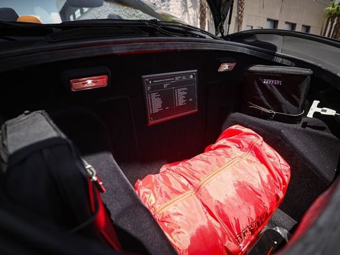 Used 2022 Ferrari F8 Tributo RWD image 22