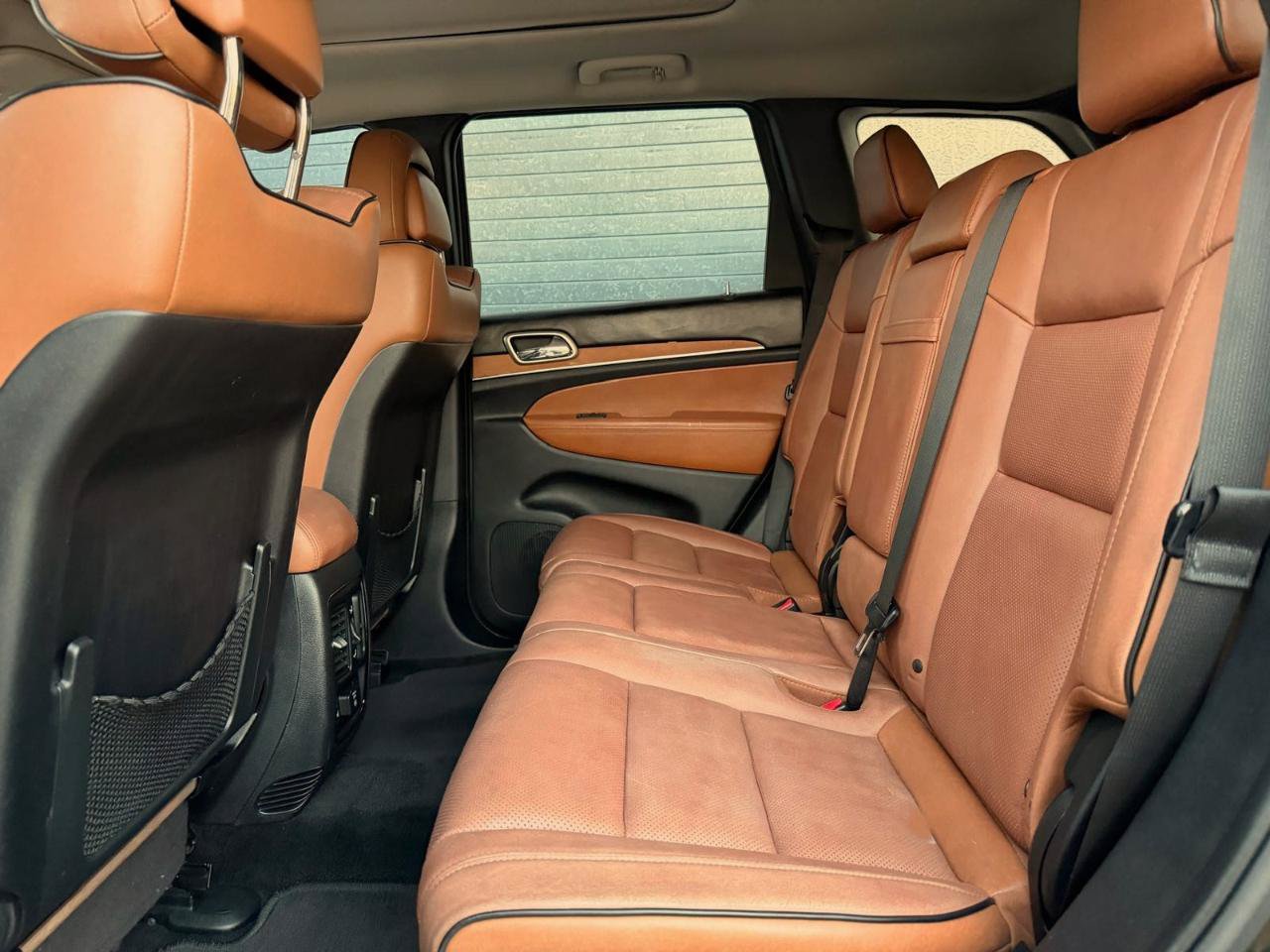 Used 2011 Jeep Grand Cherokee Overland AWD/4WD image 18
