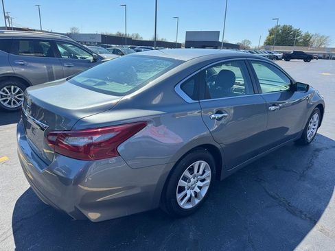 Used 2018 Nissan Altima 2.5 S w/ S Convenience Package image 4
