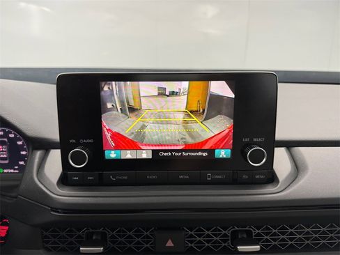 Used 2025 Honda Accord SE image 18