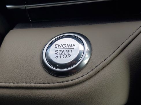 Used 2025 Lincoln Nautilus Premier image 35