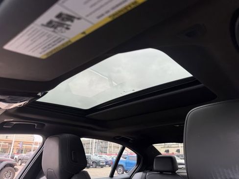 Used 2024 BMW 530i image 22