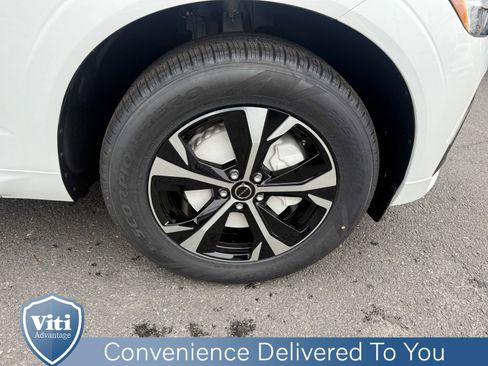 New 2026 Volvo XC60 B5 Core w/ Climate Package image 10