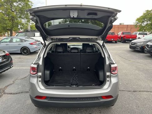 Used 2019 Jeep Compass Latitude AWD/4WD image 21