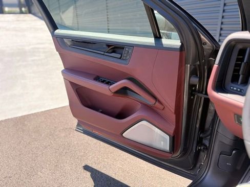 New 2025 Porsche Cayenne GTS AWD/4WD image 12