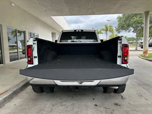Used 2025 RAM 3500 Big Horn AWD/4WD image 36