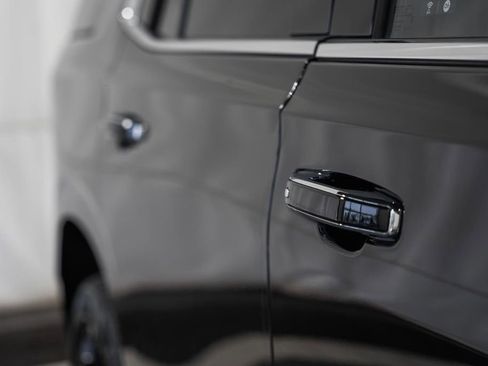 Used 2023 GMC Yukon SLT image 19