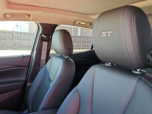 New 2026 Buick Encore GX Sport Touring image 11