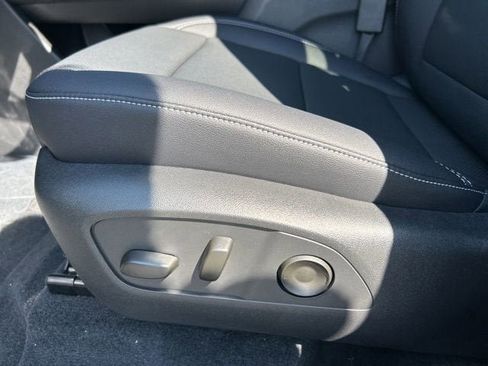 New 2026 Chevrolet Traverse LT w/ Midnight/Sport Edition image 3