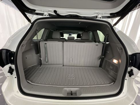 Used 2019 Toyota Highlander XLE AWD/4WD image 44