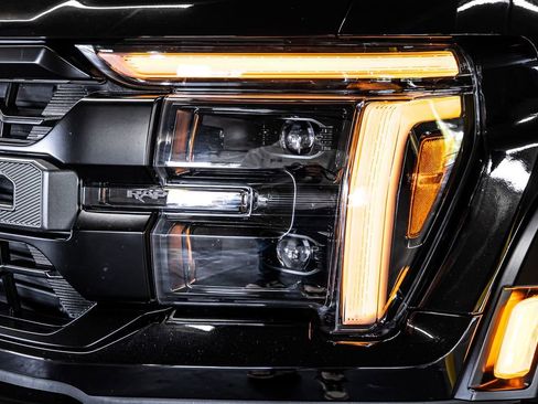 Used 2025 Ford F150 Raptor AWD/4WD image 9