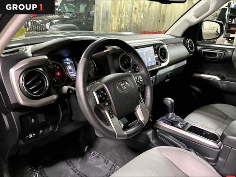 Used 2022 Toyota Tacoma SR5 AWD/4WD image 18