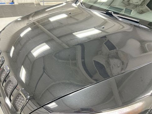 Used 2016 Jeep Cherokee Limited image 27