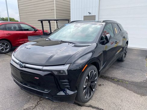 Used 2024 Chevrolet Blazer EV RS AWD/4WD image 2