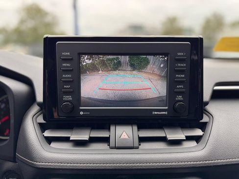 Used 2020 Toyota RAV4 XLE w/ Convenience Package AWD/4WD image 15