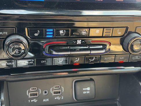 Used 2023 Jeep Grand Cherokee Limited w/ Luxury Tech Group II image 19