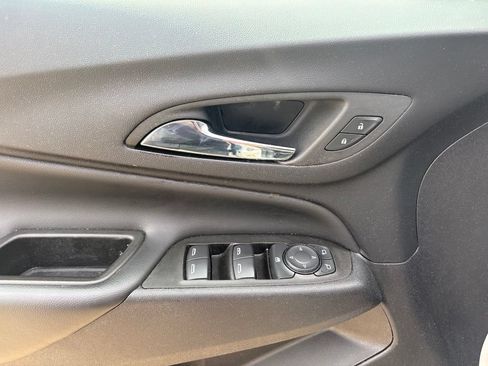 Used 2023 Chevrolet Equinox LT AWD/4WD image 8
