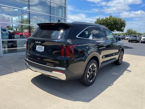 New 2026 Kia Sorento S w/ S Panoramic Sunroof Package FWD image 5