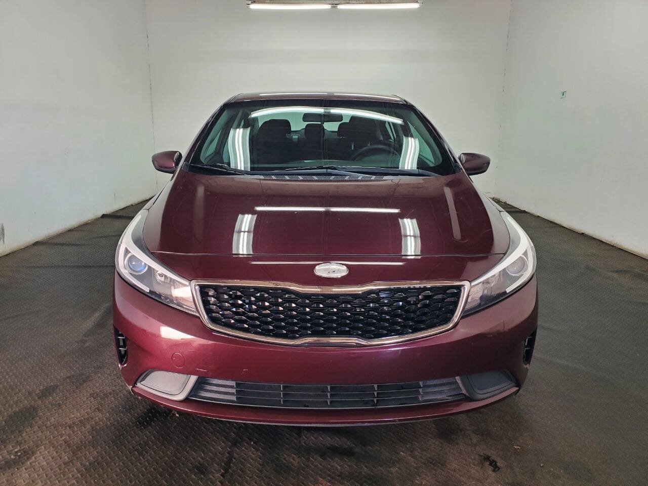 Used 2017 Kia Forte LX FWD image 2