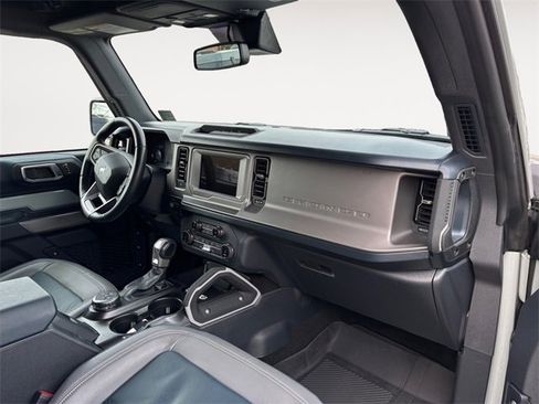 Used 2022 Ford Bronco Outer Banks image 10