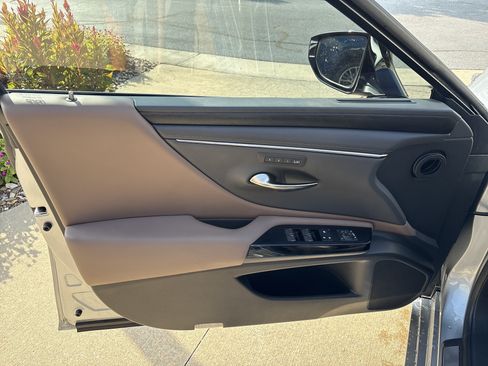 Used 2022 Lexus ES 350 w/ Premium Package FWD image 14